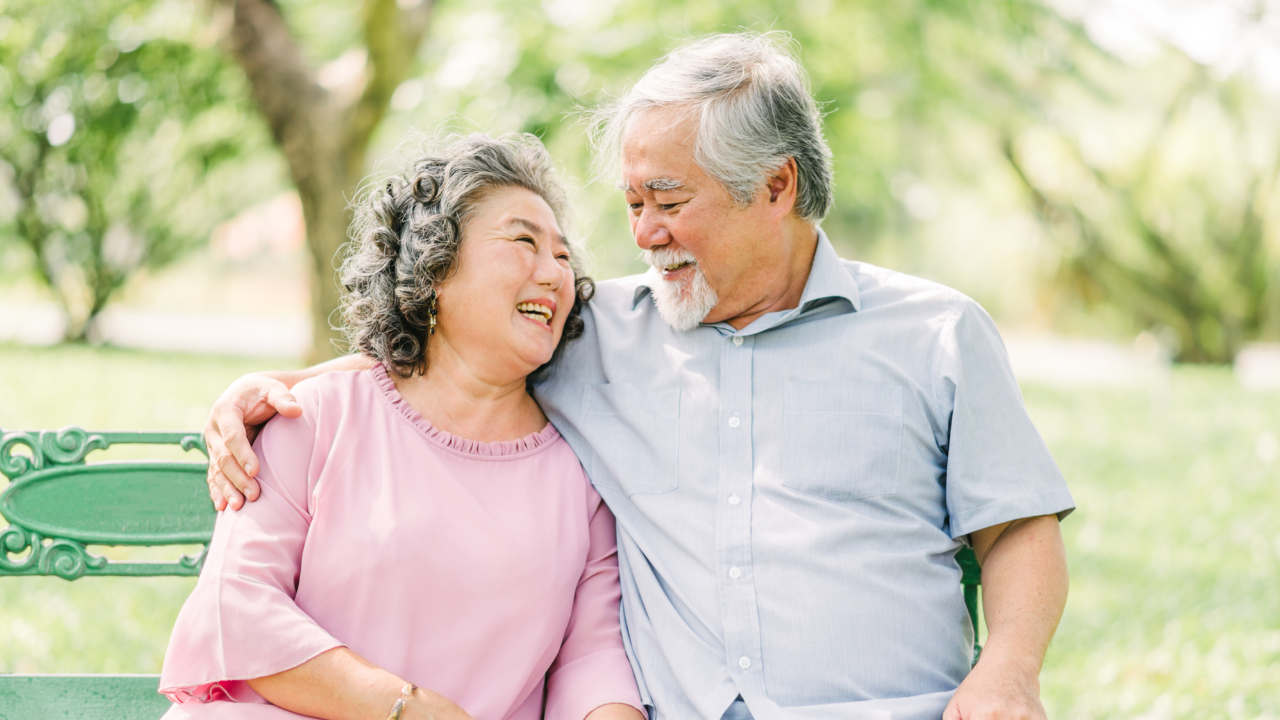 กลิ่นคนแก่ เกิดจากอะไร แก้ไขได้หรือไม่