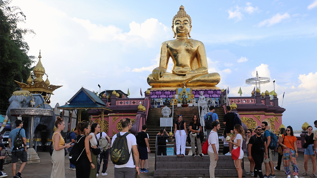 “พระพุทธนวล้านตื้อ” ศูนย์รวมใจ พุทธศาสนิกชนสามเหลี่ยมทองคำ