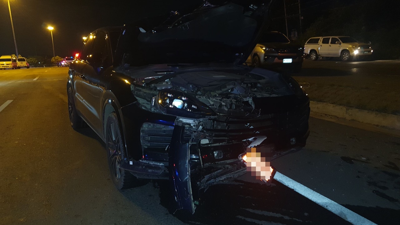 สลด หนุ่มวัยเบญจเพสขับ จยย. ถูกปอร์เช่ป้ายแดงชนตายในวันเกิดแม่