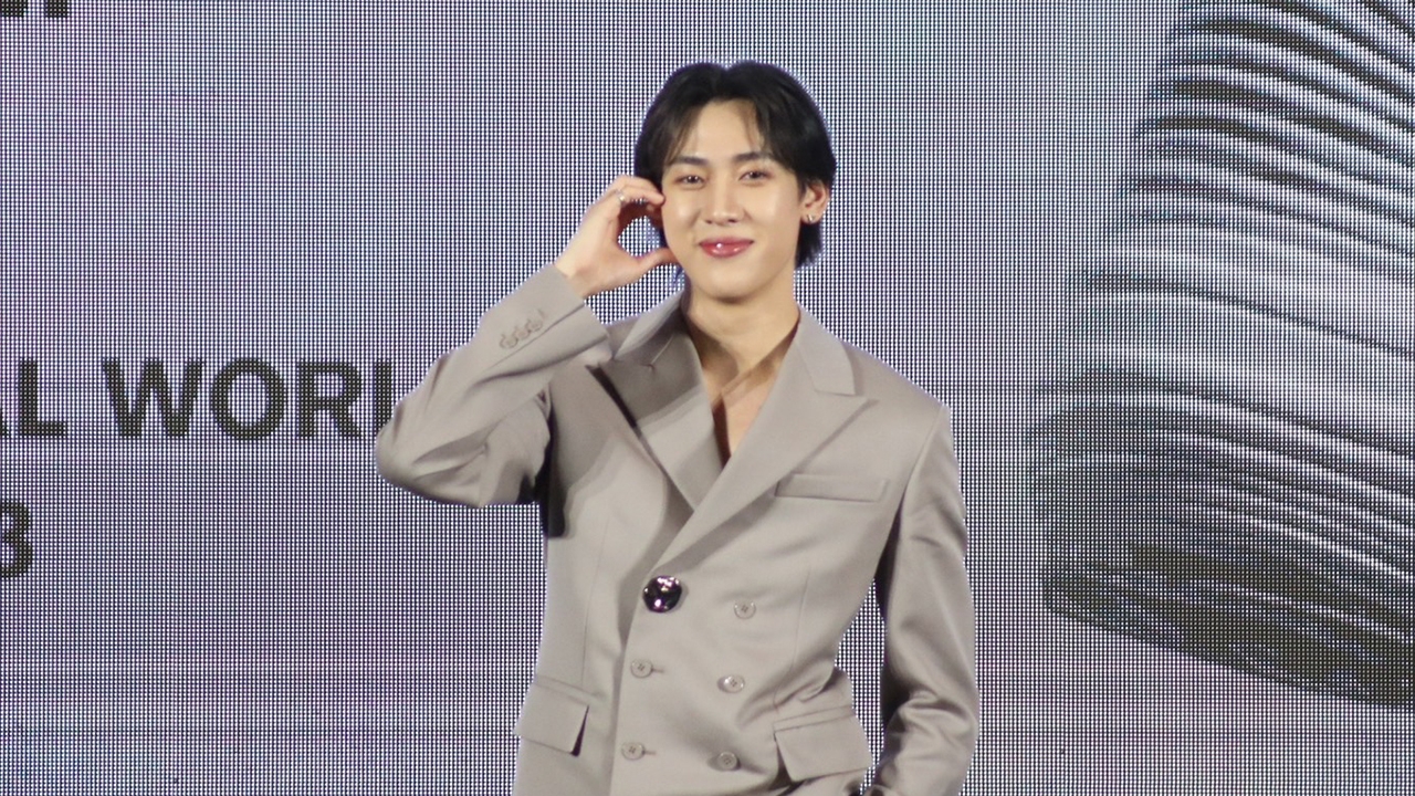 แบมแบม GOT7 แถลงเวิลด์ทัวร์ อากาเซ่กรี๊ดห้างแตก มาร์ค ต้วน เป็นแขกพิเศษ