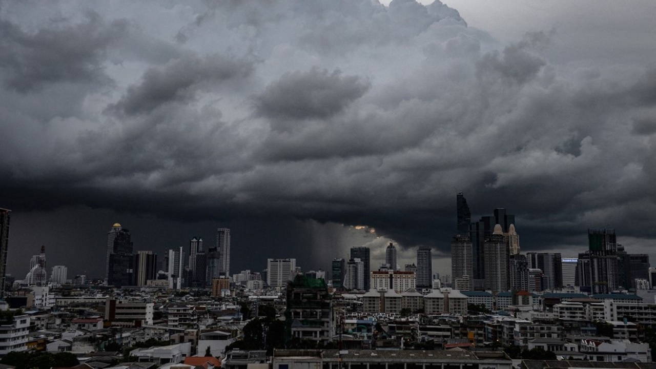 สภาพอากาศวันนี้ ไทยยังมีฝนฟ้าคะนอง อีสานระวังฝนตกหนัก-น้ำท่วม