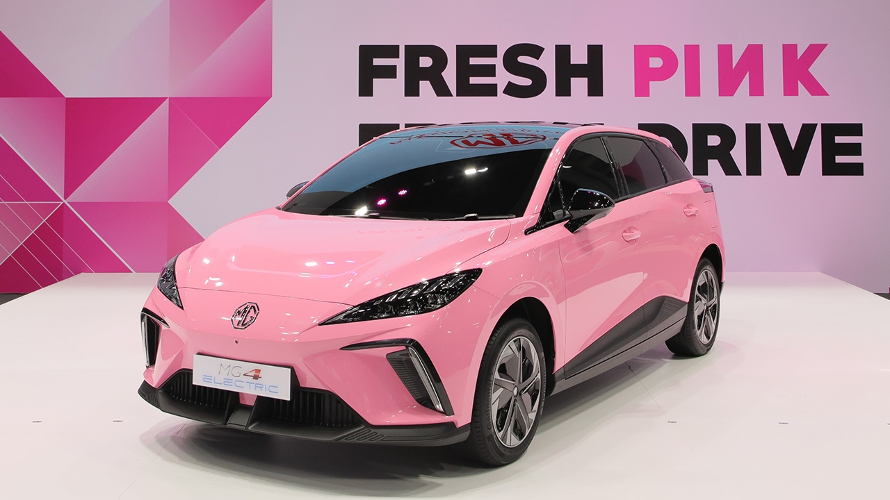 NEW MG4 ELECTRIC ทำสีสเปเชียล FRESH PINK ชมพูโดนใจ