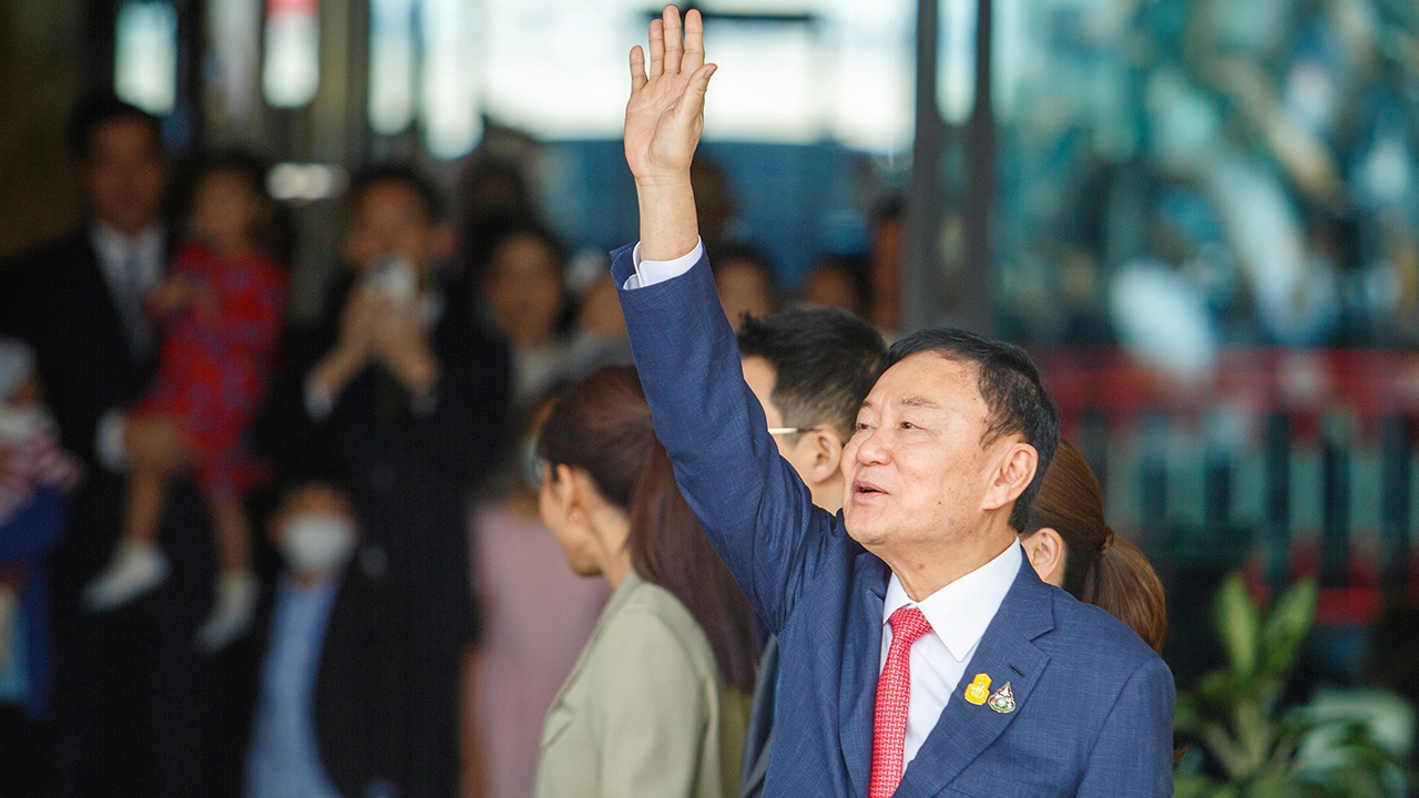 เผยอาการป่วย "ทักษิณ" ยังทรง ยืนยันไม่ให้ย้ายโรงพยาบาล "อิ๊ง" สวนพวกเกรียน