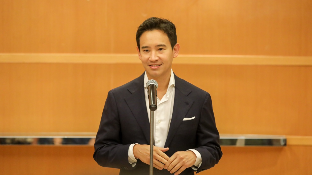 “พิธา” เผย ยังคุยกับ “ปิยบุตร” ปัดเลือกหัวหน้าพรรคคนใหม่รอคำตัดสินศาล