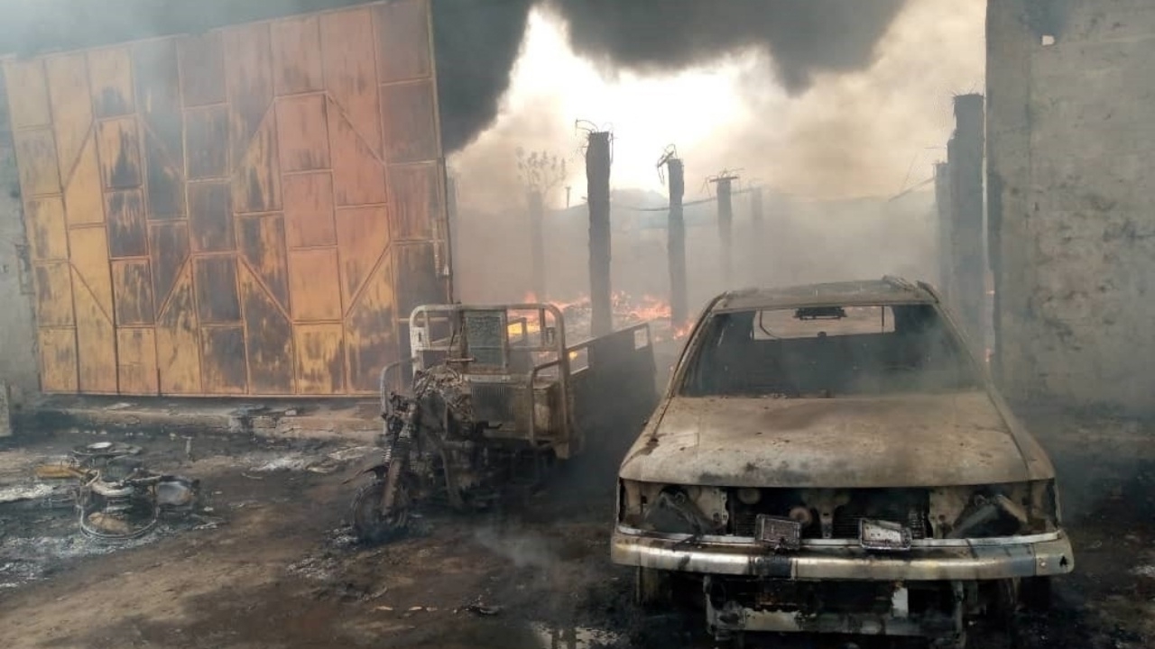 ไฟไหม้โกดังเก็บน้ำมันผิดกฎหมายในเบนิน คร่าชีวิต 35 ศพ