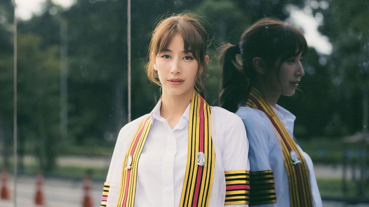 มิ้นต์ ชาลิดา เรียนจบปริญญาโทจุฬาฯ สวมชุดครุยเผยความภูมิใจ