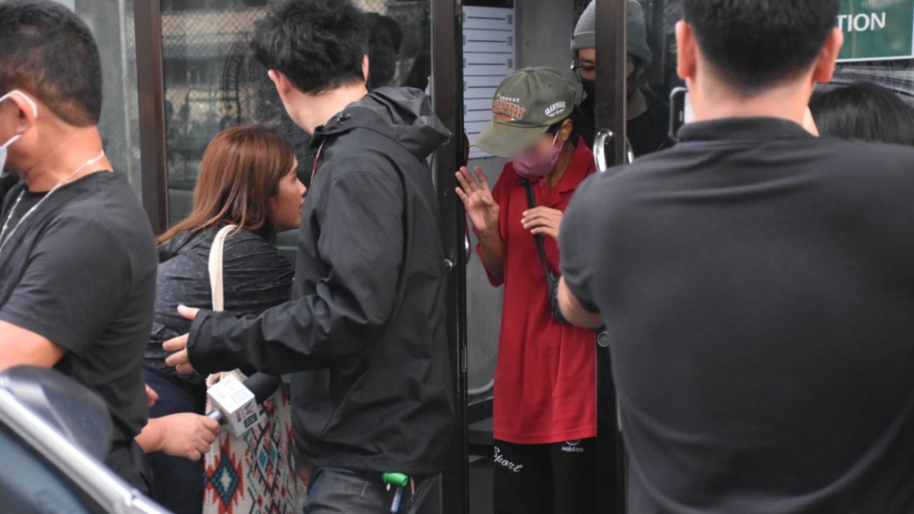 ศาลออกหมายจับ เจษฎา เมียคนที่ 2 ของ ไอ้เอ็ม 5 ข้อหา ฝากขัง 25 ก.ย.นี้