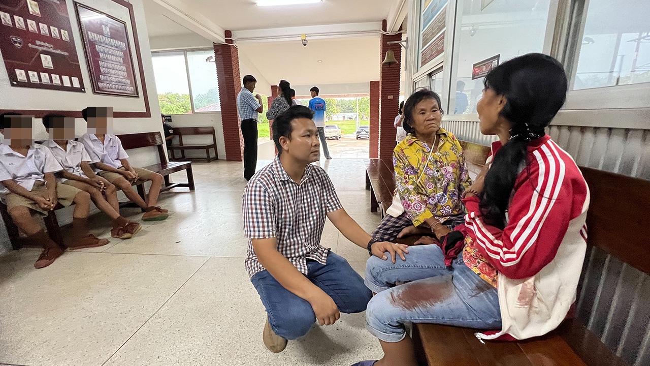 สลด นร.ม.2 โหดคว้ามีดแทงพี่ ม.3 ดับคาโรงเรียน หลังเกิดปากเสียง