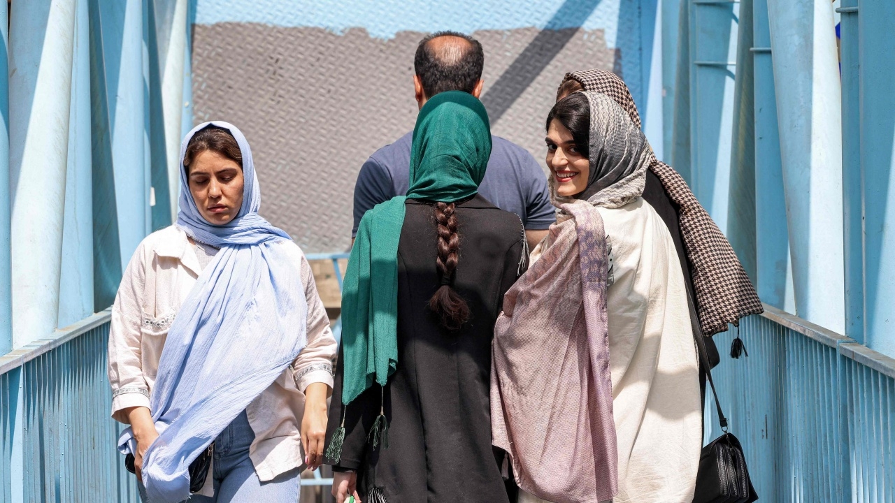 อิหร่านเดินหน้าผ่าน ก.ม.เพิ่มโทษ หญิงแต่งกายไม่เหมาะสม