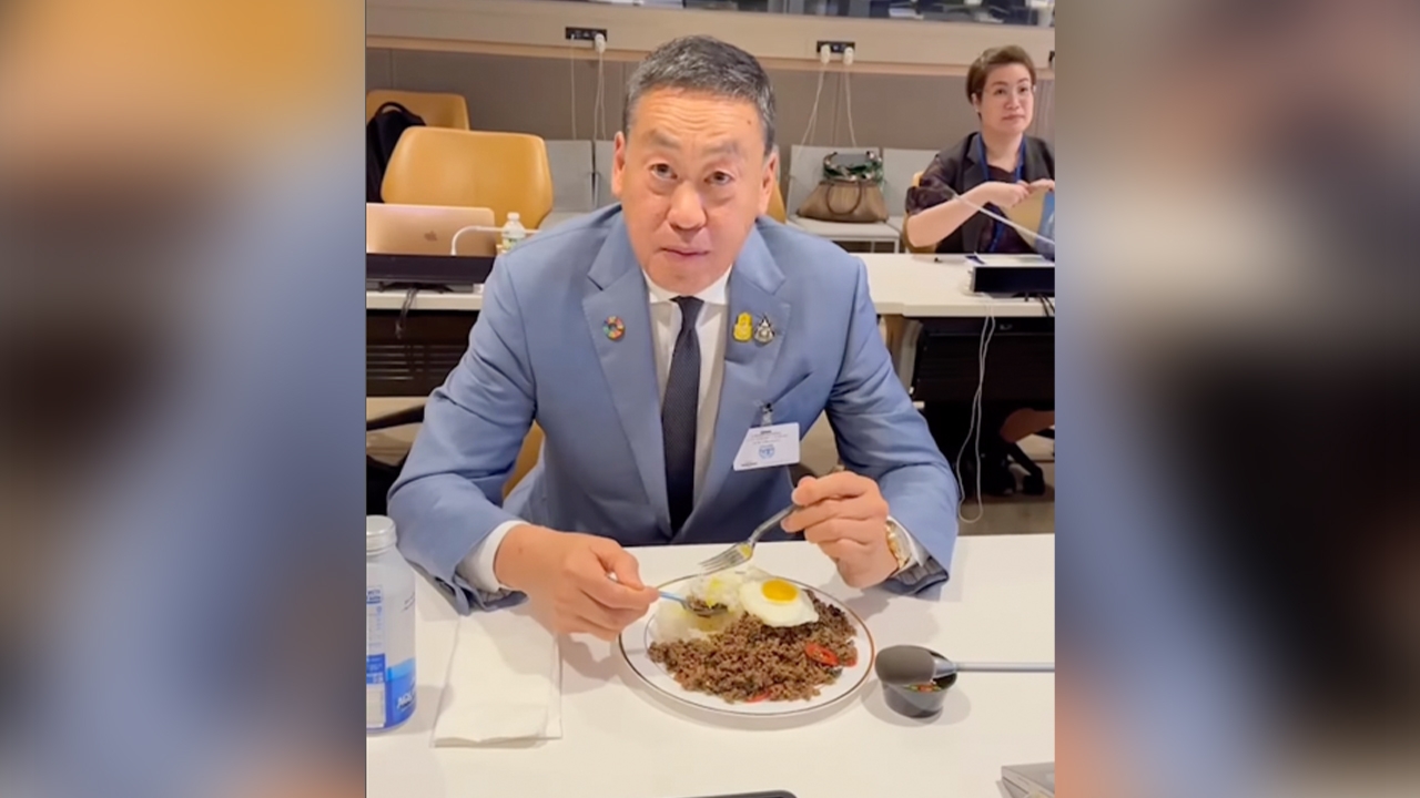 อร่อยมาก นายกฯ โชว์ กินผัดกะเพราเนื้อที่ UN -สั่ง ตม.พร้อมรับนโยบายฟรีวีซ่า