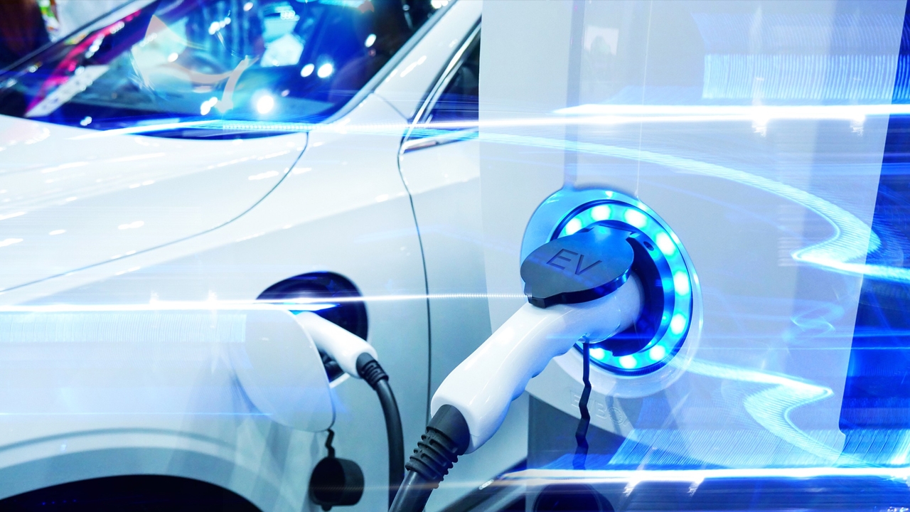 คนขับรถยนต์ไฟฟ้าต้องรู้ 4 เทคนิคถนอมแบตเตอรี่ EV ช่วยยืดอายุการใช้งาน