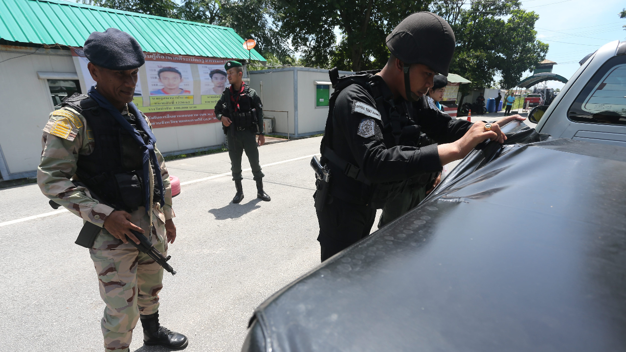 ครม. เคาะต่อ พ.ร.ก.ฉุกเฉินฯ ชายแดนใต้อีก 1 เดือน ให้ “สมศักดิ์” นั่ง กบฉ.