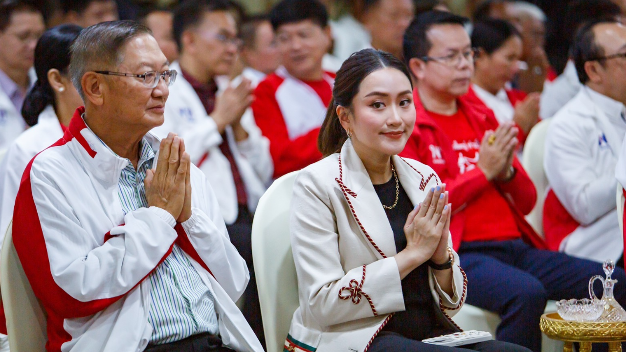 เพื่อไทยทำบุญพรรคครบ 16 ปี “ภูมิธรรม” หนุนคนรุ่นใหม่นั่งหัวหน้า
