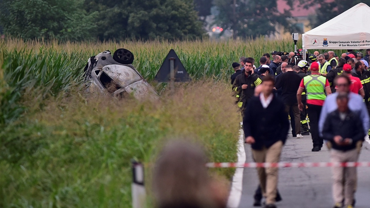 意大利军机坠毁击中汽车、5岁男童不幸身亡！