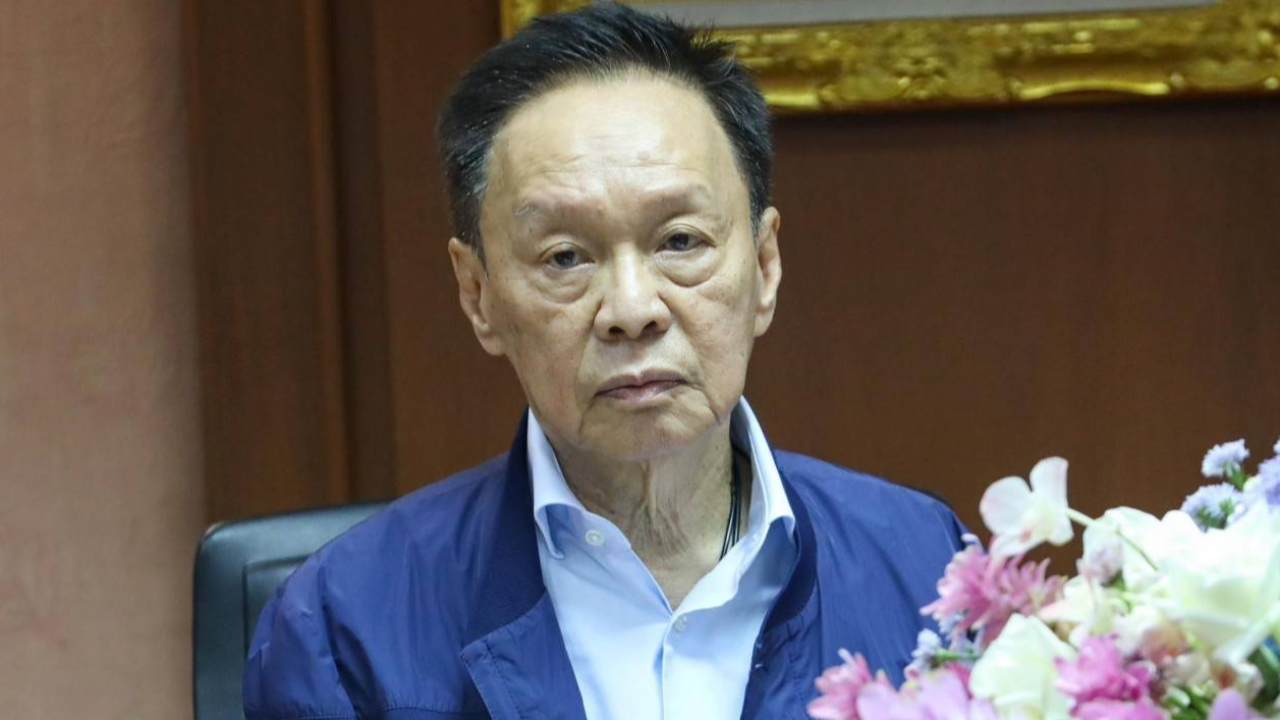 "พัชรวาท" ลุยแก้ปัญหา “PM 2.5-ควันไฟป่า” เข้ม ก.ม.คนลักลอบเผา