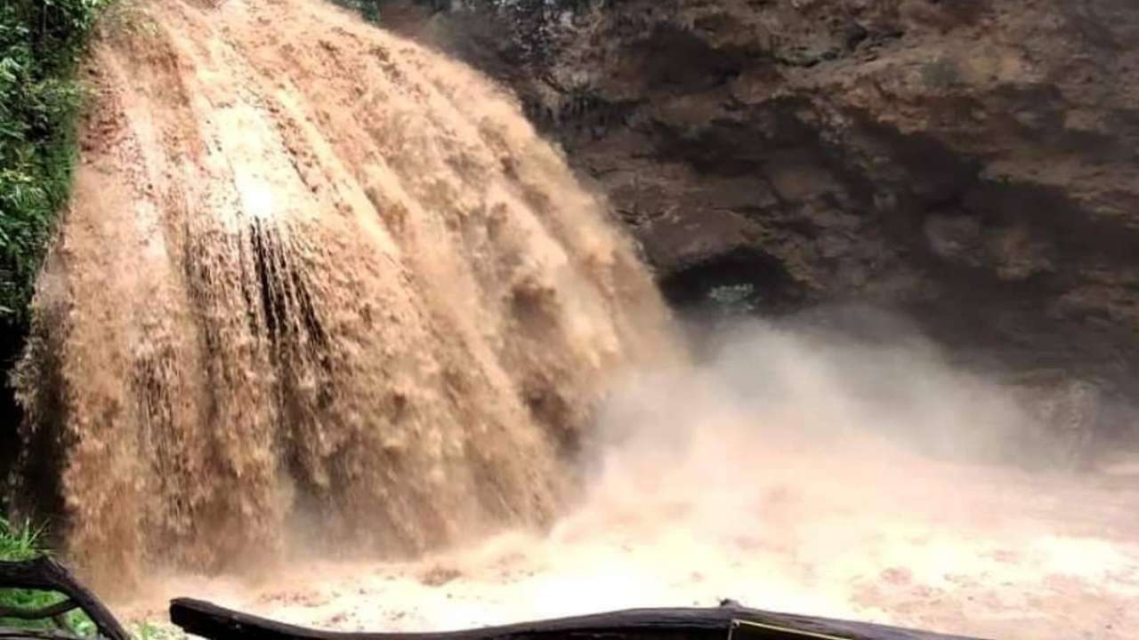 สั่งปิดน้ำตกก้อหลวง อช.แม่ปิง หลังน้ำป่าไหลหลาก หวั่นอันตรายต่อ นทท.