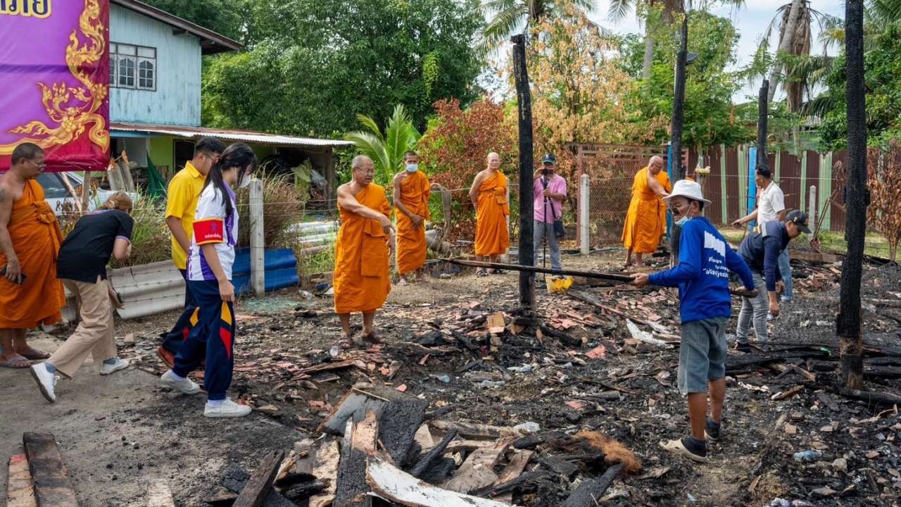 "พระเทพเสนาบดี" ระดมทุนสร้างบ้าน ช่วยเหลือยาย-หลาน ถูกไฟคลอกดับลพบุรี