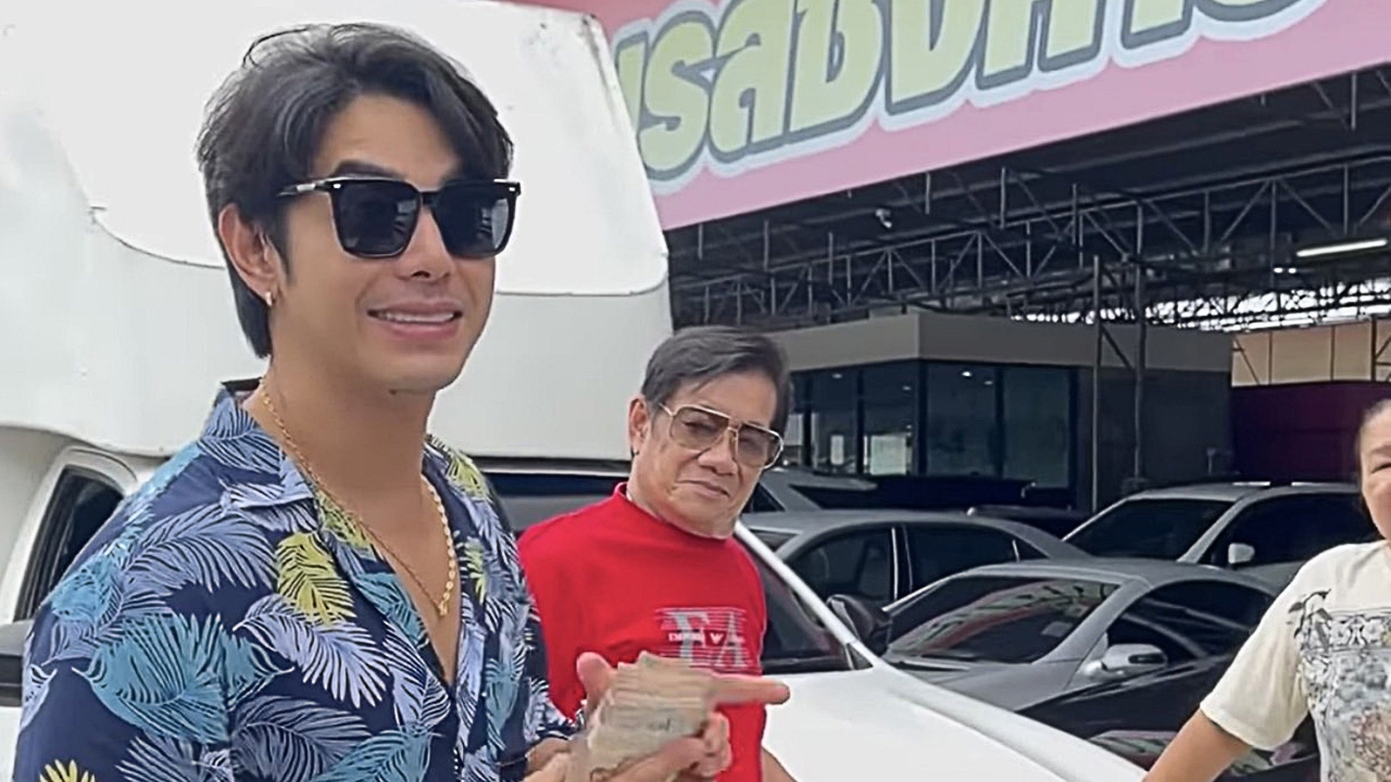 คอหวยรีบซื้อ อาร์ต พศุตม์ ถอยรถใหม่ โชว์ป้ายทะเบียนให้โชค งวด 16/9/66