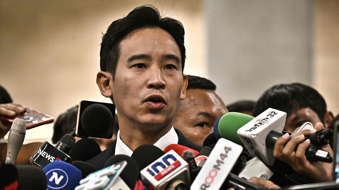 "พิธา" สละหัวหน้าก้าวไกล เปิดทางผู้นำฝ่ายค้าน "ศิริกัญญา" ลุ้น ชิงดำ "ณัฐวุฒิ"