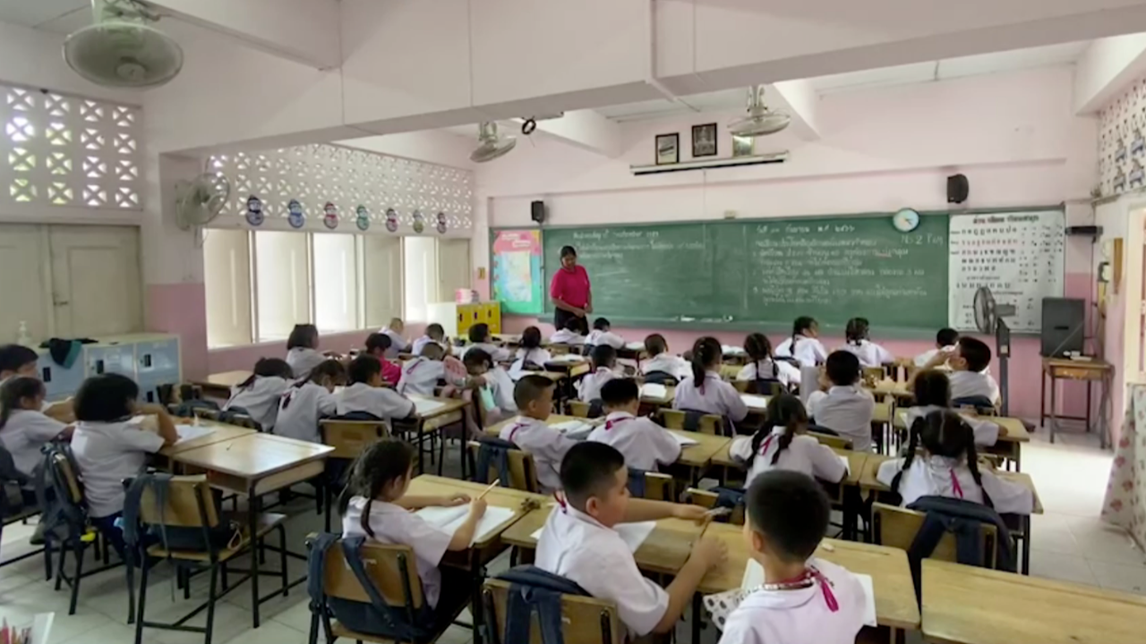 ขรก.กรมประชาฯ เห็นด้วยเงินเดือนออก 2 งวด ส่วนครูอยากได้เงินก้อน 