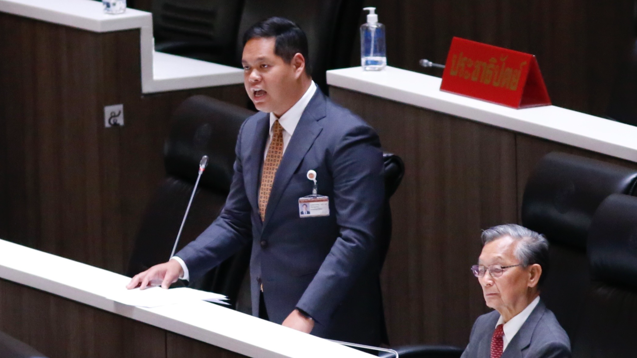 “สรรเพชญ” อัดนโยบาย “ผู้ว่าฯ CEO” รวบอำนาจเข้าส่วนกลาง ซัดแรงรัฐบาลตระบัดสัตย์ 