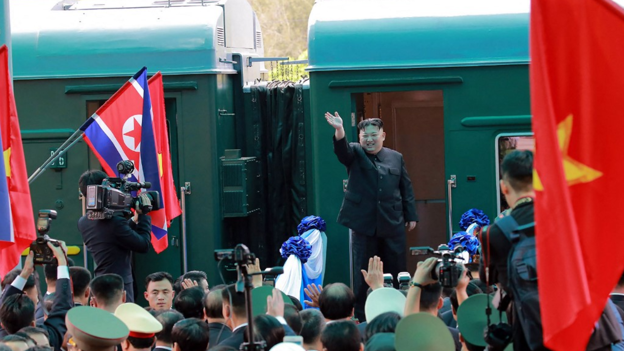 ส่องขบวนรถไฟส่วนตัว "คิม จองอึน" หรูหราช้าแต่ชัวร์ ถึงที่หมายอย่างมีสไตล์ 
