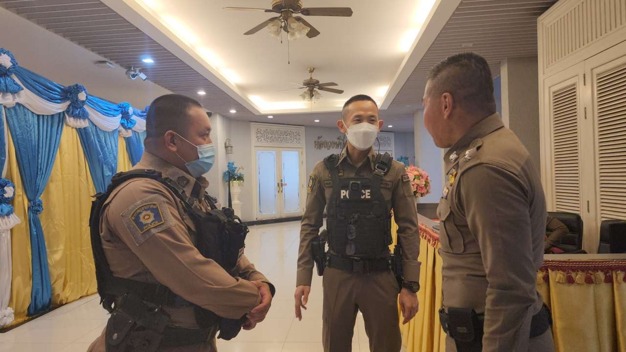 ตร. สั่งคุ้มกัน "นักข่าว" หลัง "ผกก." ขู่ยิง หลังถูกจี้ถามคดี "สว.ศิว"