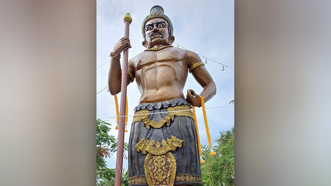 ขอพร "เทพพนาสูร" ถูกรางวัลที่ 2 แม่ค้าตำส้มตำแก้บน ลุ้นธูปมงคลหวังรวยอีก