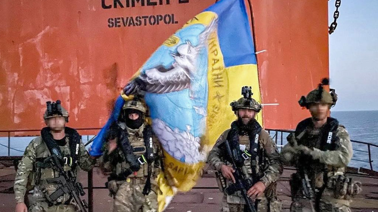 ยูเครนยึดสถานีขุดเจาะน้ำมันกลางทะเลดำคืนจากรัสเซียได้สำเร็จ