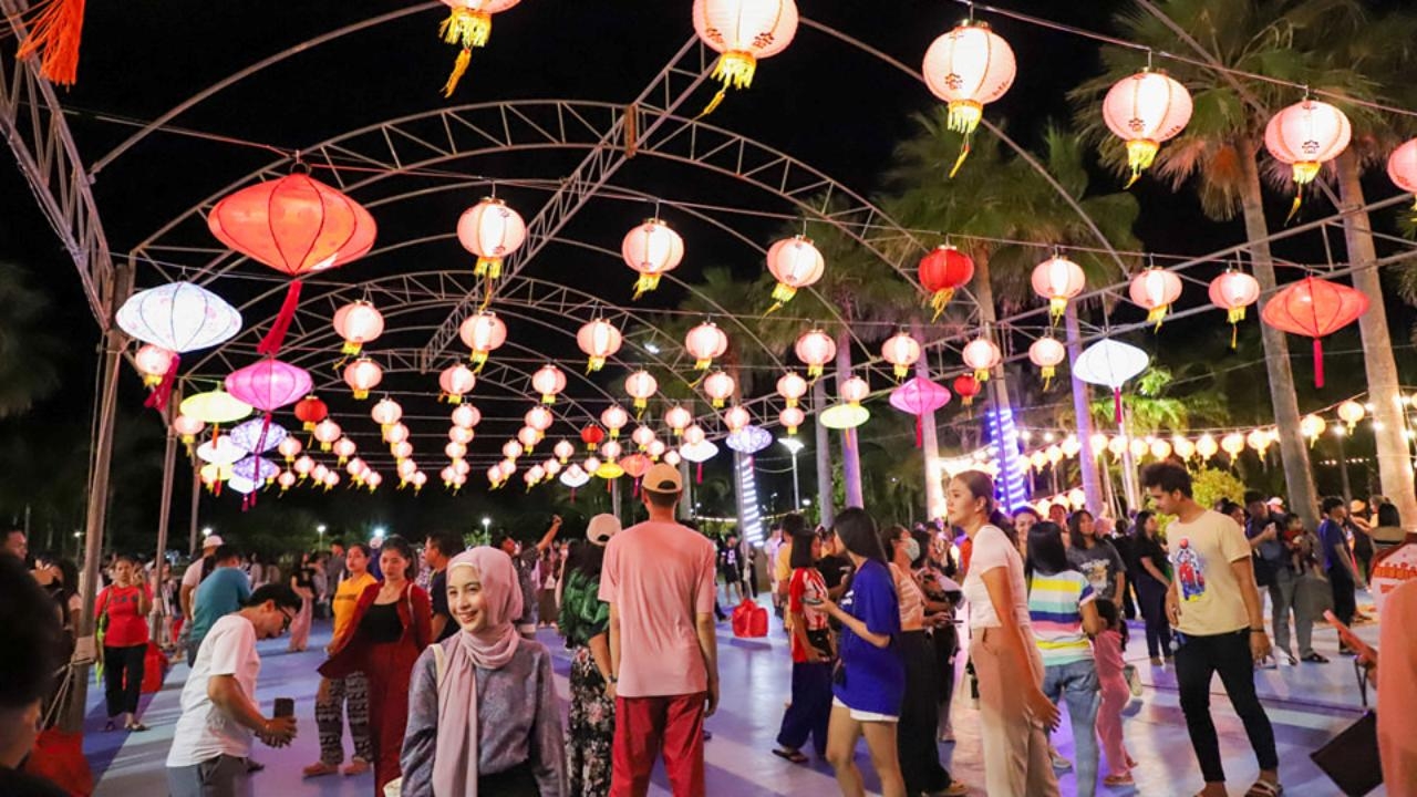 เทศกาลโคมไฟสงขลาคนแห่เที่ยวคึกคัก ชูกระตุ้นท่องเที่ยว ฟื้นฟูเศรษฐกิจท้องถิ่น