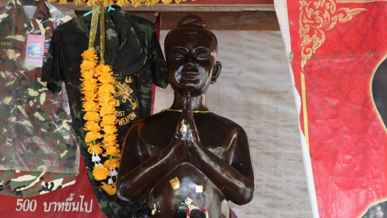 งวดนี้หวยออก 16/9/66 นักเสี่ยงโชคแห่ส่องเลขเด็ด "ไอ้ไข่" วัดโบสถ์ราษฎรศรัทธา