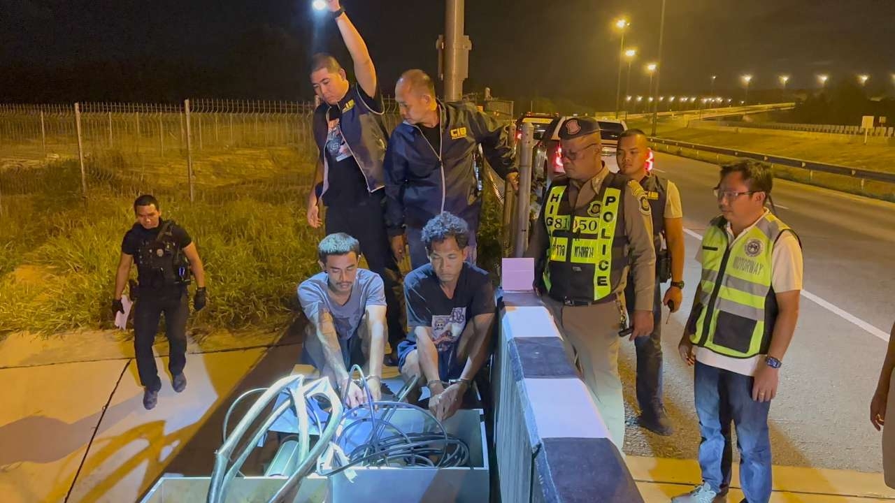 ตร.ทล. รวบแก๊งตัดสายไฟมอเตอร์เวย์ หาเงินเสพยา เล่นพนัน เสียหาย 10 ล้าน