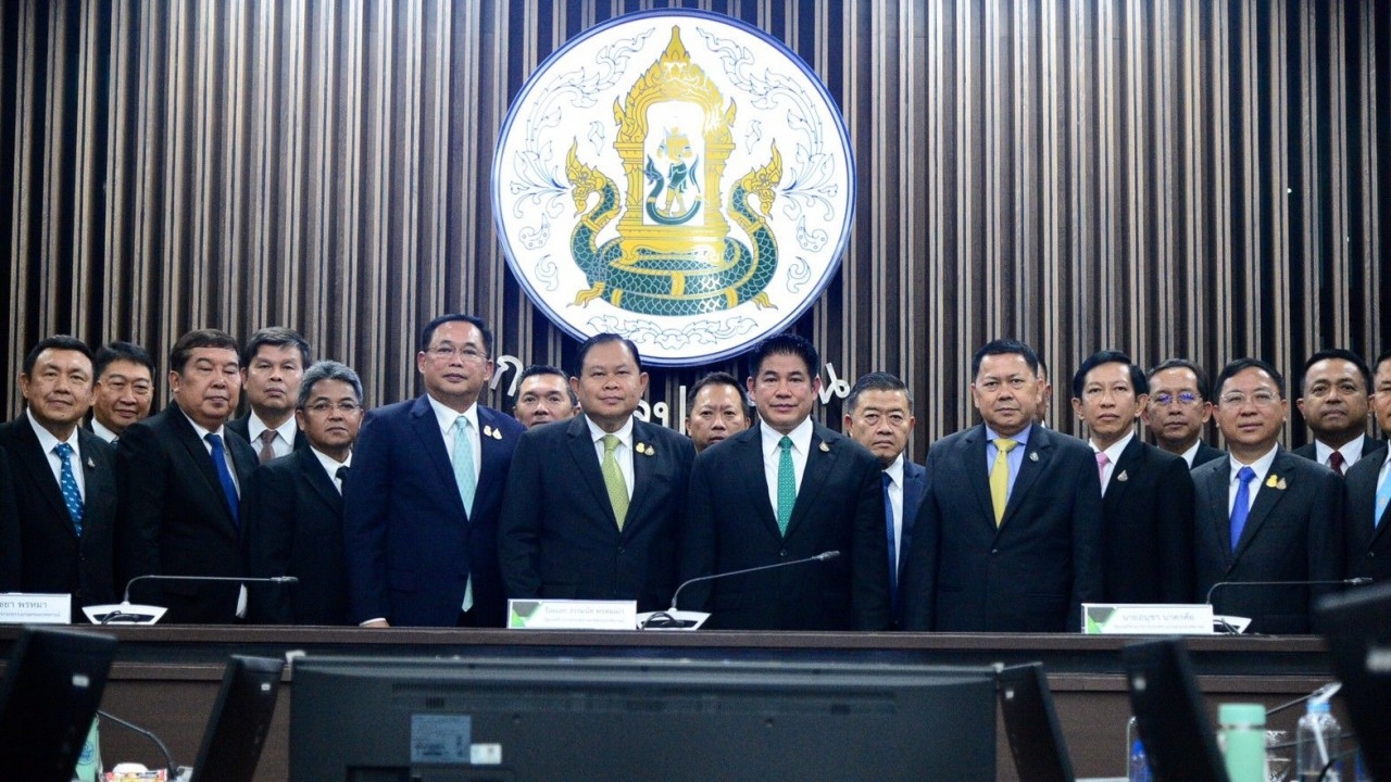 ‘ธรรมนัส’ มอบนโยบายมุ่งให้เกษตรกรชีวิตดีขึ้น ผลผลิตมีคุณภาพ ทุกหน่วยงานเข้มแข็ง