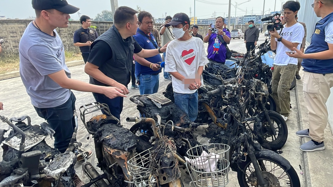 หนุ่มแค้นเมียเลิกไปมีผัวใหม่ ลอบเผา จยย. ลามไหม้วอด 13 คัน 