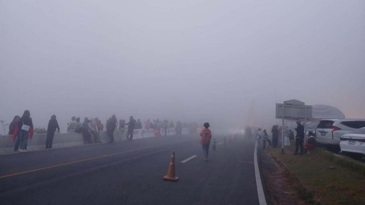 เชียงใหม่หนาวถึงใจ ดอยอินทนนท์ 8 องศาฯ ม่อนแจ่มจัดแข่งฟอร์มูล่าม้งชิงแชมป์โลก