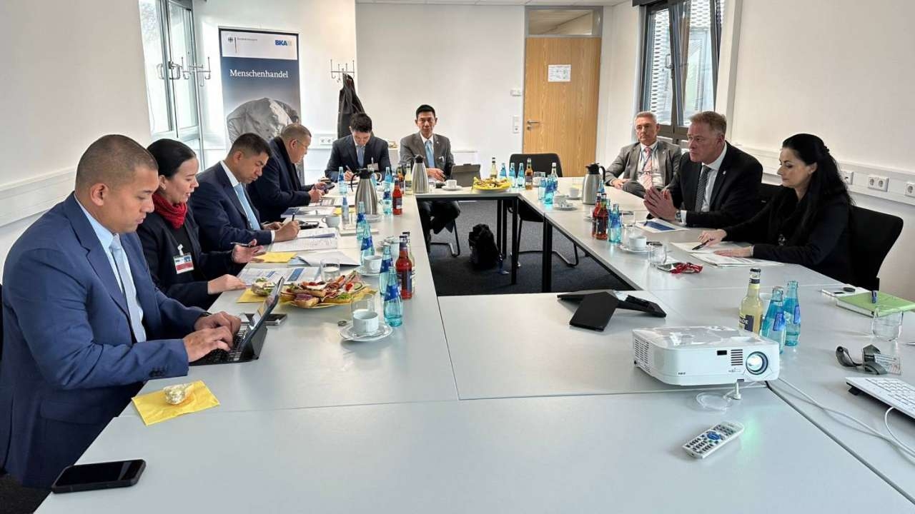 "บิ๊กโจ๊ก" เผยเยอรมันซื้อกามเด็ก นักข่าวบิดเบือน จ่ายสินบนขอออกนอก ปท.