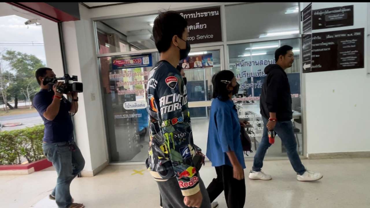 คุม "เจ๊ปุ้ย" ชี้จุดเผาเสื้อผ้า หลัง "เจ๊ม่วย" ถูกฆ่าล้างหนี้ 30 ล้าน