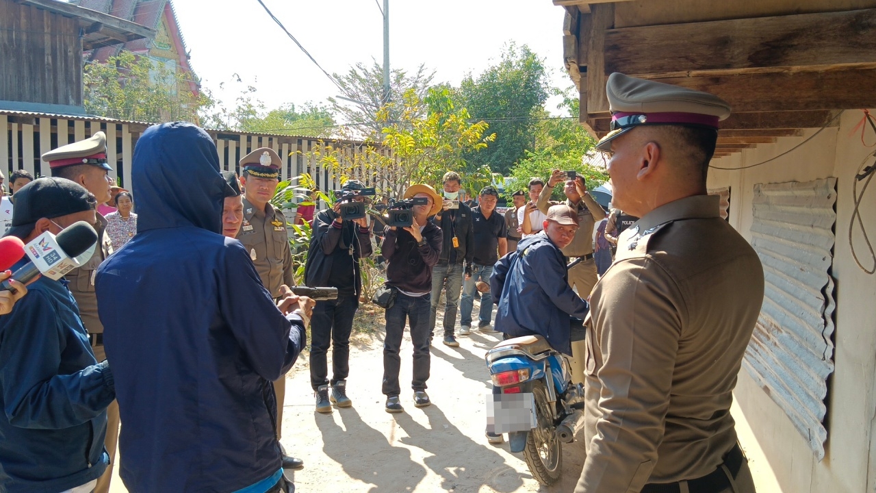 ทำแผนจ่อยิงสาวเสิร์ฟดับ หนุ่ม 22 รับยกปืนขึ้นมาเพราะเห็นคู่อริ แต่เกิดลั่นโป้ง