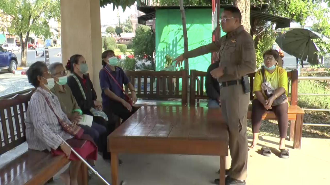 แห่แจ้งความครูสาว หลอกนร.เซ็นชื่อ ยักยอกเงินออมกว่า 5 แสน 