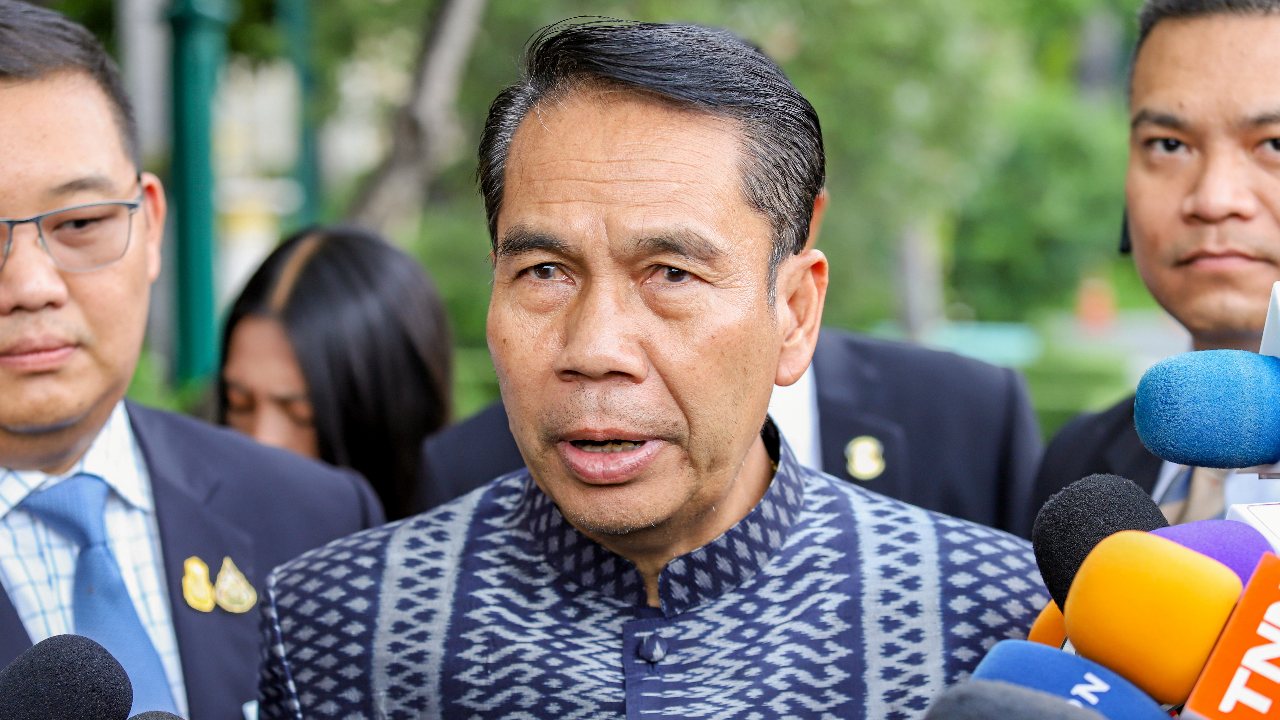 “สุทิน” สวน “จิรัฏฐ์” สด.43 สังคมสงสัย ต้องตรวจสอบ ยัน ไม่มีกลั่นแกล้ง