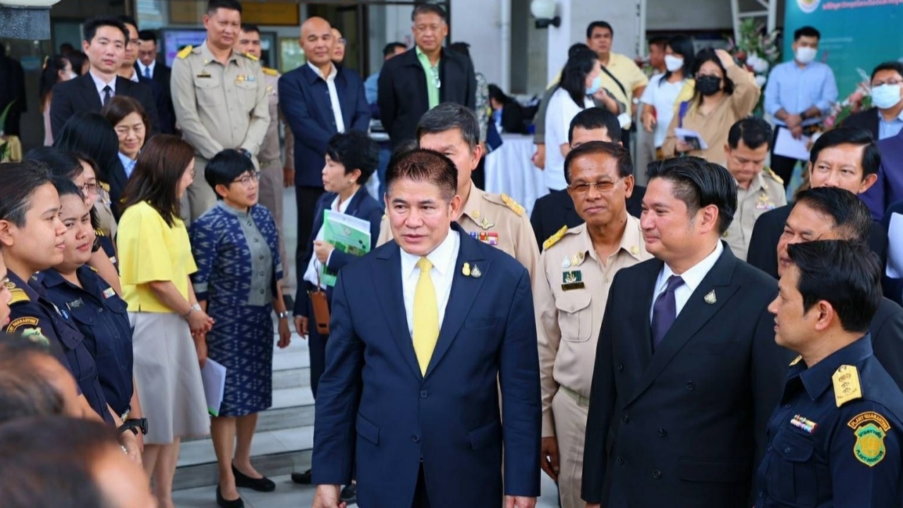 รมว.เกษตรฯ หนุนขับเคลื่อนเทคโนโลยี GEd รับมือวิกฤติโลกเดือดและศัตรูพืชใหม่ 