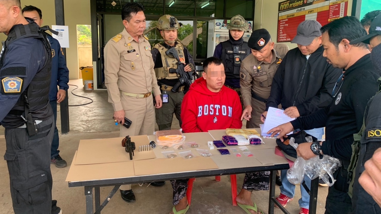 จับลูกชายอดีตตำรวจ เอเย่นต์ค้ายา เปิดคาร์แคร์บังหน้า จัดโปร 3 เม็ด 100