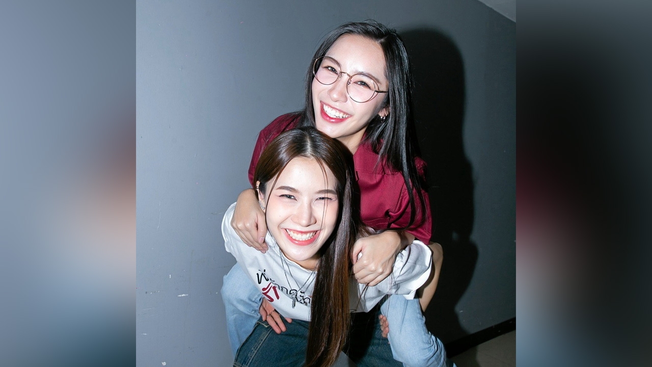 “อันดา-ลูกแก้ว” นำทีมชมซีรีส์ตอนจบ แฟนคลับแห่ทำซึ้งจนน้ำตาไหล