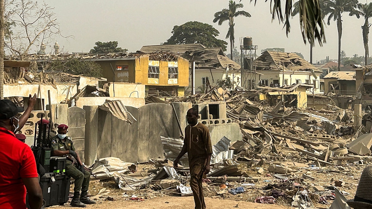 เหตุสลด ไดนาไมต์ระเบิดรุนแรง บ้านพัง 20 หลัง ตายอย่างน้อย 3 ศพ ที่ไนจีเรีย