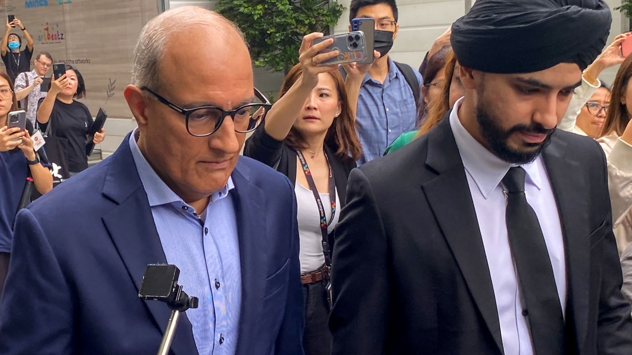 อดีตรัฐมนตรีคมนาคมสิงคโปร์ถูกตั้งข้อหาทุจริต