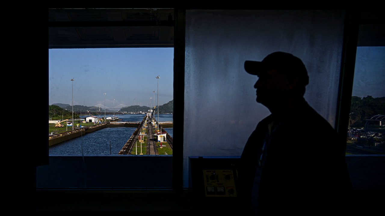 ภัยแล้งทำคลองปานามาน้ำลด รับเรือสินค้าได้น้อยลง รายได้หดกว่า 700 ล้านดอลลาร์