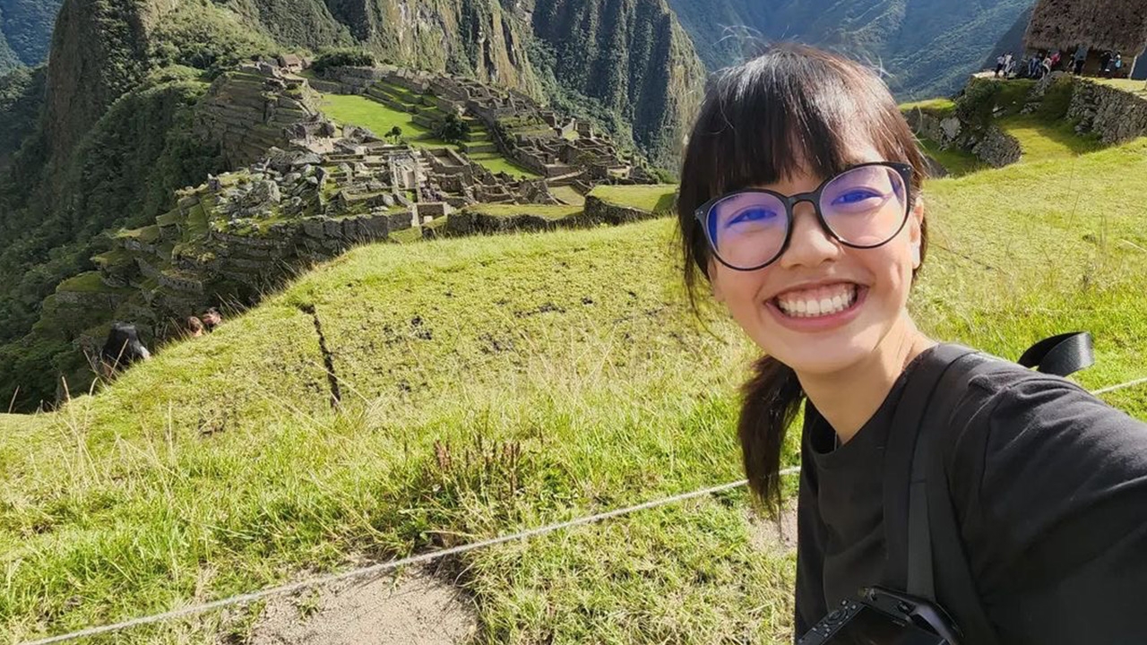 รู้จัก พลอยไพลิน ยูทูบเบอร์สาว ดีกรีนางเอกดัง หลังเจอทัวร์ลง-ขึ้นเทรนด์ทวิต 