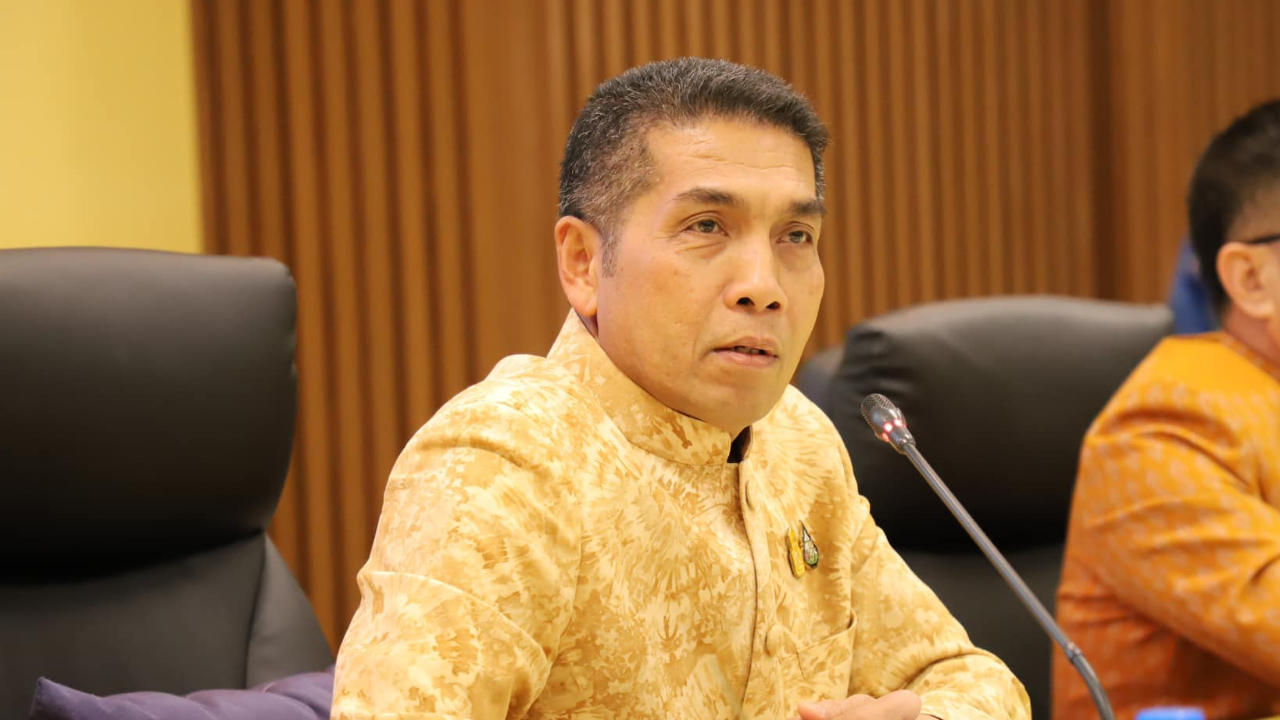 ชุดปฏิบัติการพิเศษจังหวัดภูเก็ต บุกจับ 13 ราย ลักลอบขายบุหรี่ไฟฟ้า-บารากู่