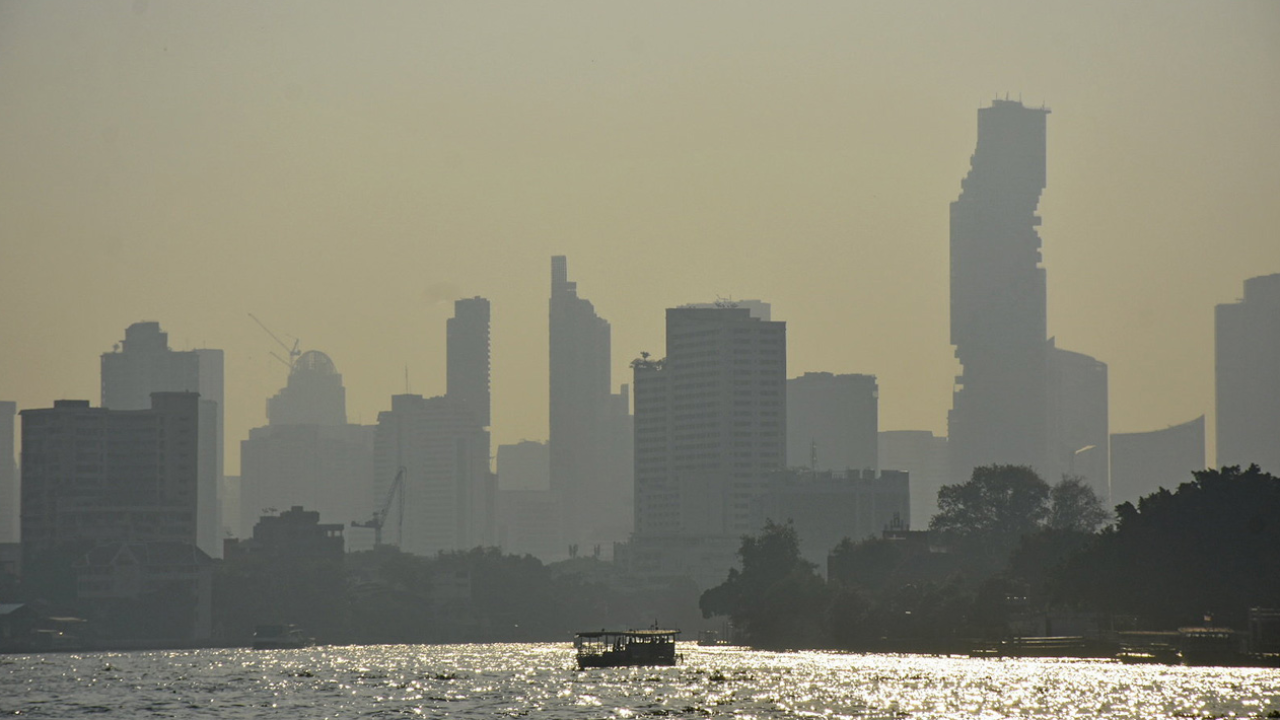 ฝุ่น PM 2.5 ทั่วไทย เกินค่ามาตรฐานหลายจังหวัด - กทม. พุ่ง 33 พื้นที่