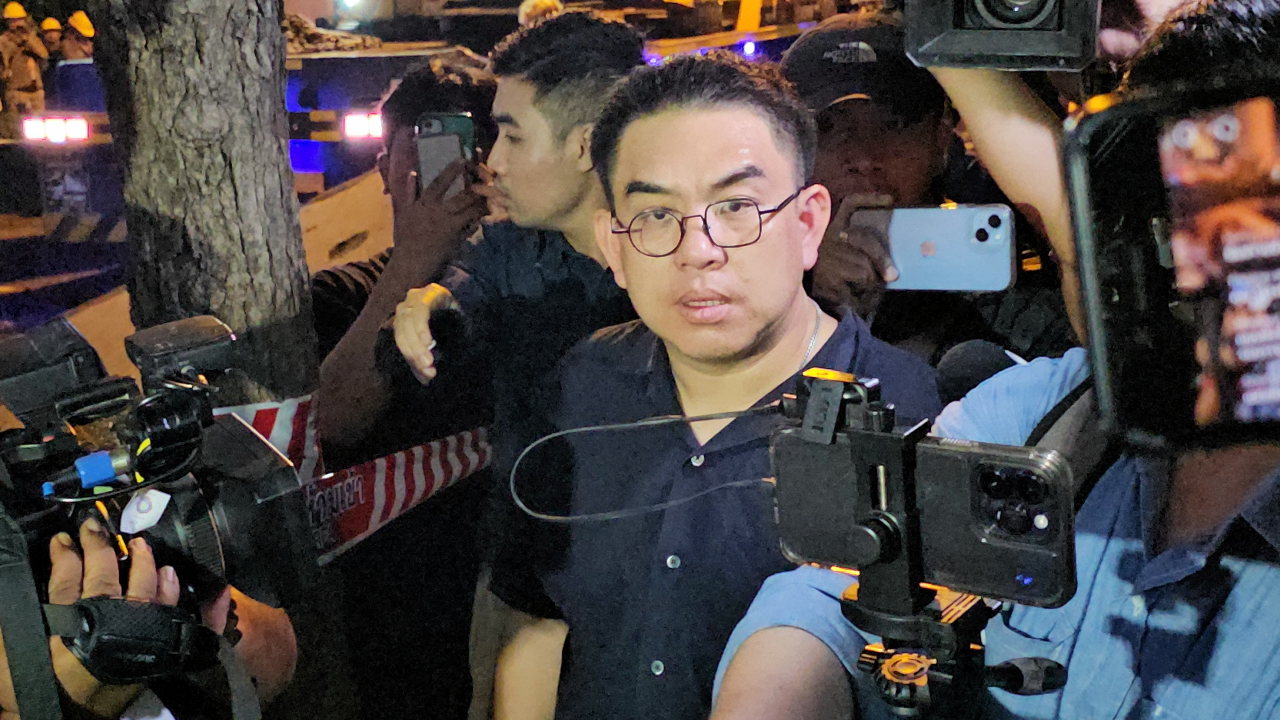 “วิโรจน์” หวด ลิ่วล้อ เป็น สส.ไม่ป้องภาษีประชาชน ปม ขอถ่ายบ้านพัก "บิ๊กตู่"